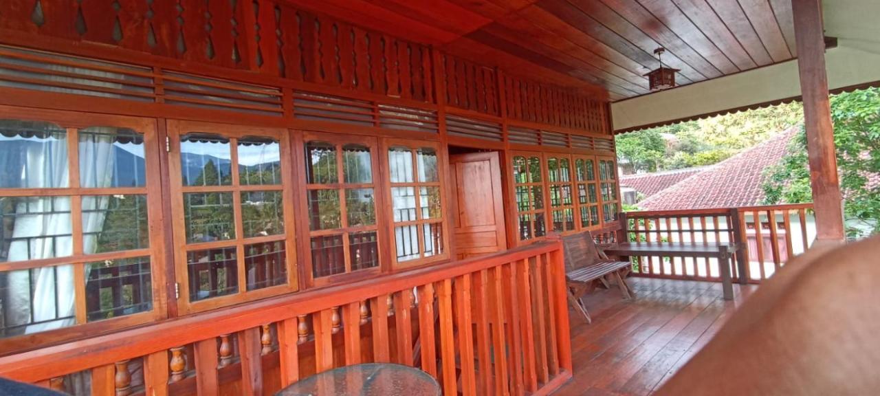 Villa Hanna 1 Cisarua Exterior photo